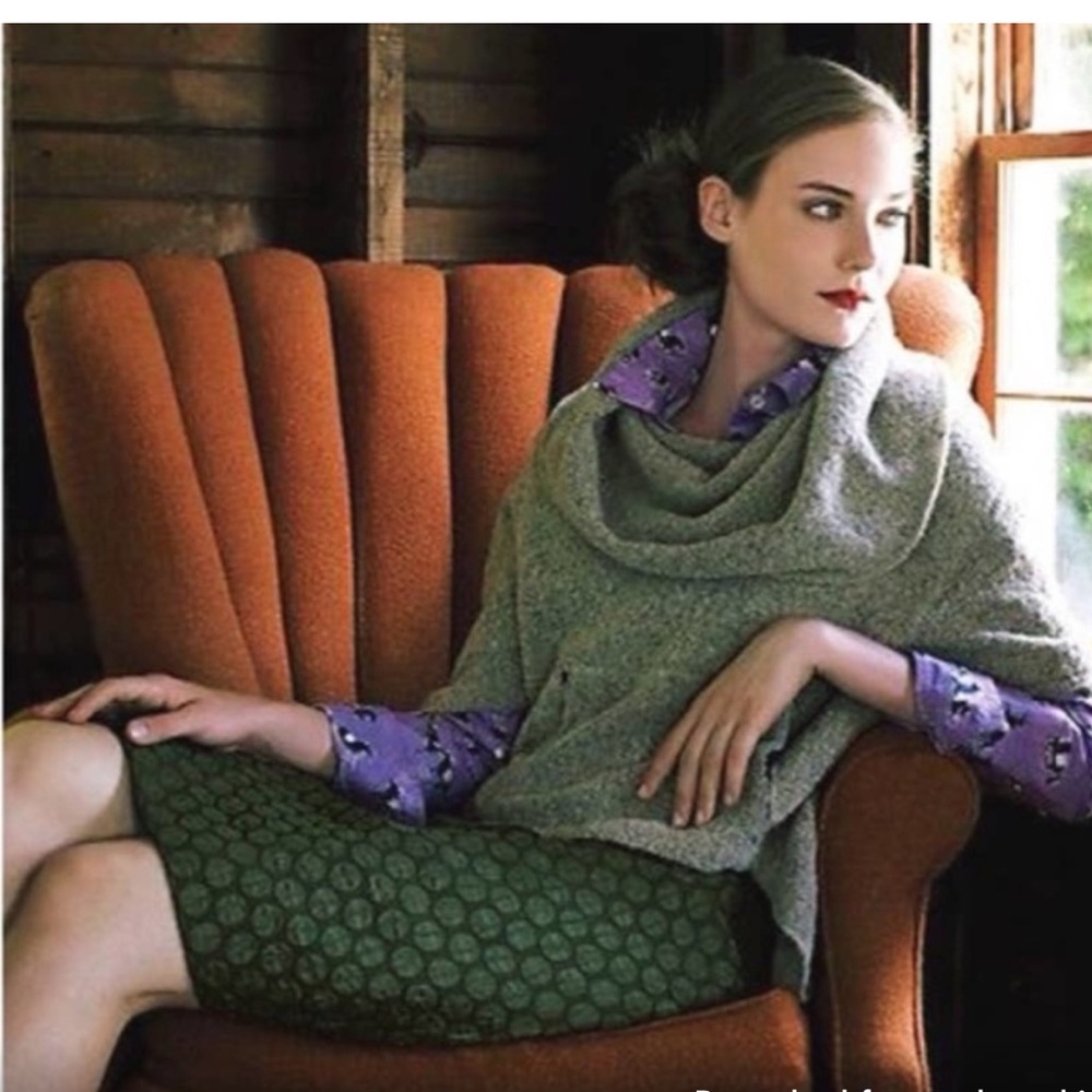 EUC Anthropologie Maeve green polka dot pencil skirt 6